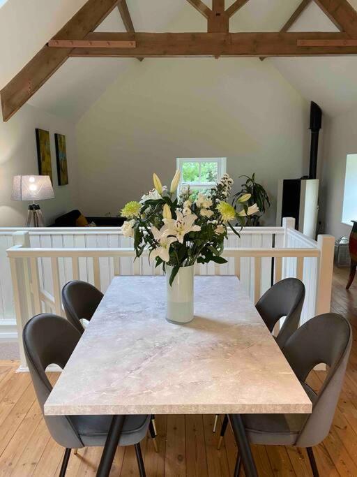 Luxury Peak District 2 Bedroom Boutique Cottage Two Dales Екстериор снимка